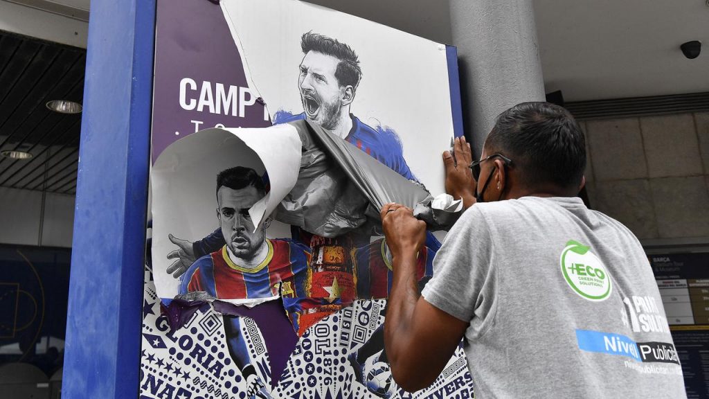 Lionel Messi Tinggalkan Kota Barcelona untuk Selesaikan Transfer ke PSG
