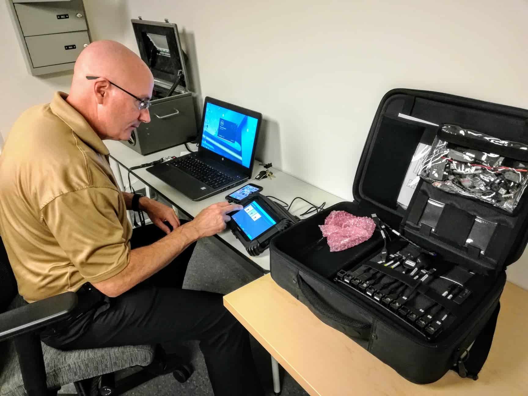 Sgt.-Smith-using-Cellebrite